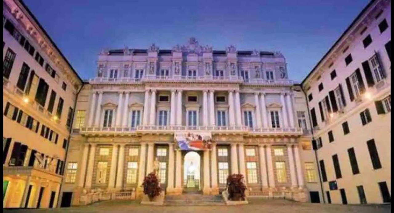 Apartment Amazing San Lorenzo 19, Rolli Palace Unesco - Stunning View Overlooking The Cathedral - Free Private Parking- Genoa