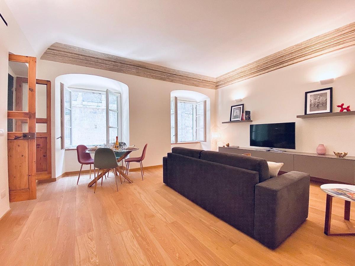 Apartment Amazing San Lorenzo 19, Rolli Palace Unesco - Stunning View Overlooking The Cathedral - Free Private Parking- *