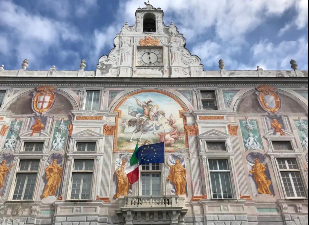 Apartment Amazing San Lorenzo 19, Rolli Palace Unesco - Stunning View Overlooking The Cathedral - Free Private Parking-